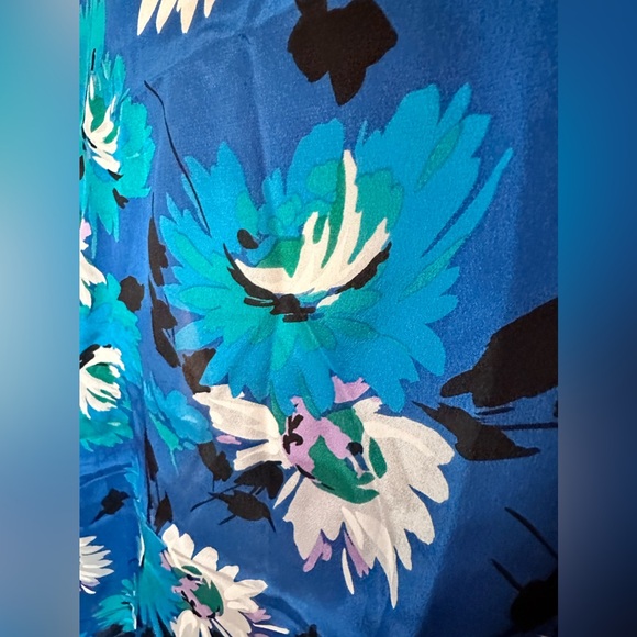 Oscar de la Renta Vintage Blue and Green Floral Square Scarf Wrap - Picture 4 of 10